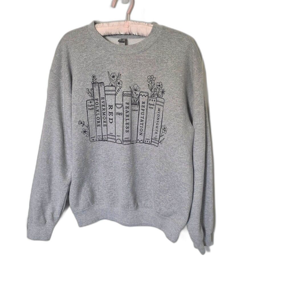 Taylor Swift Eras Fan Sweatshirt Womens M Gray Black Graphic Medium Cozy Bookish